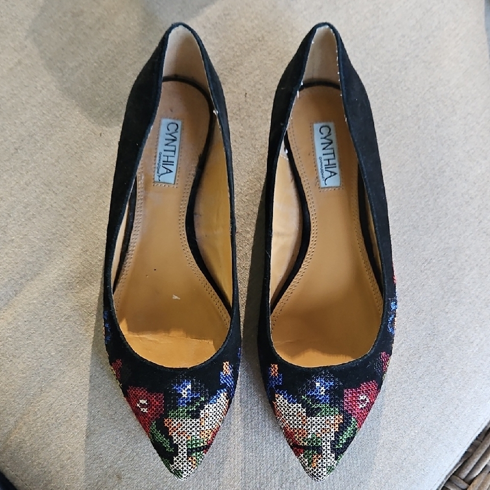 Cynthia Rowley Floral Embroidered Women's Pointed Toe Flat Shoes 9.5 - Picture 2 of 13